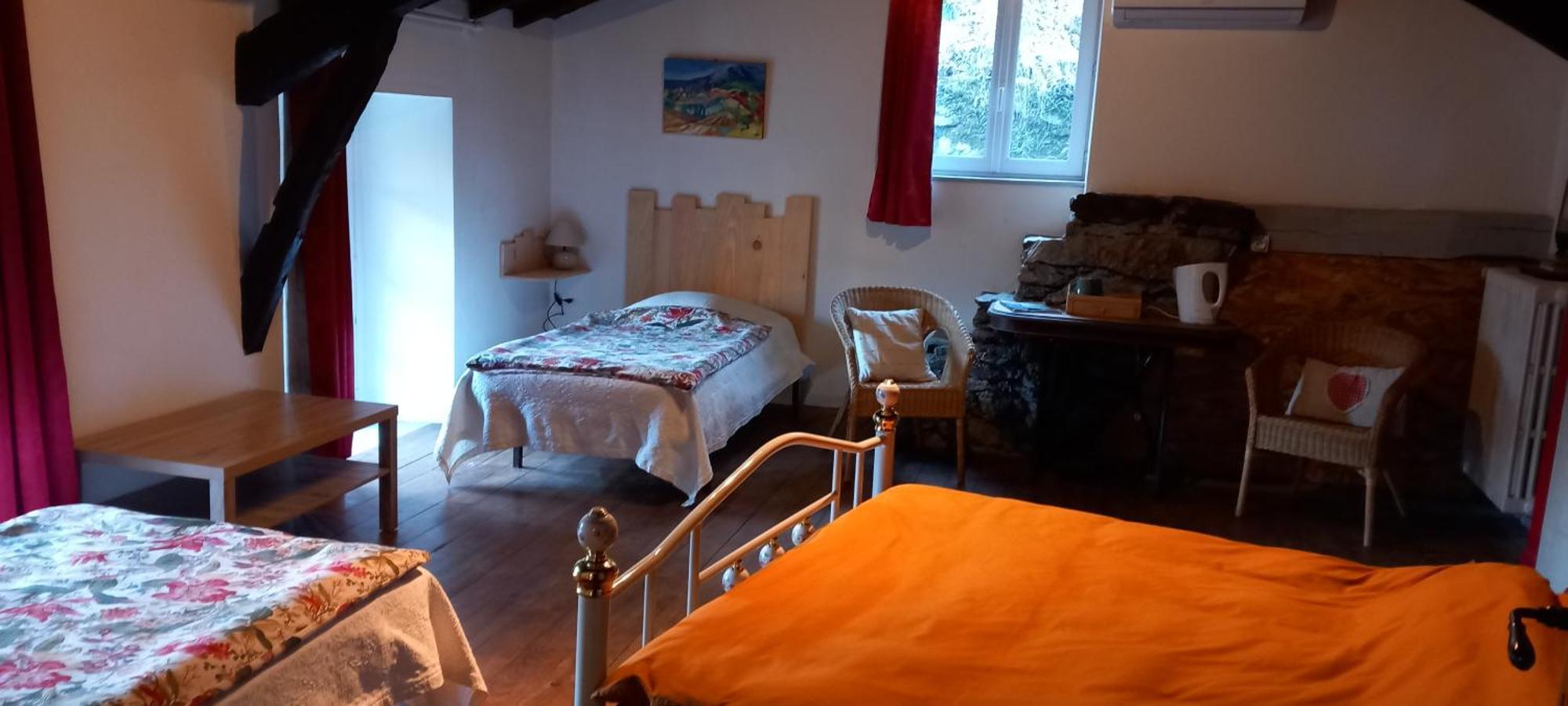 Hotel Cedres Bleus De Joany Chez Nathalie Viviez Exterior foto