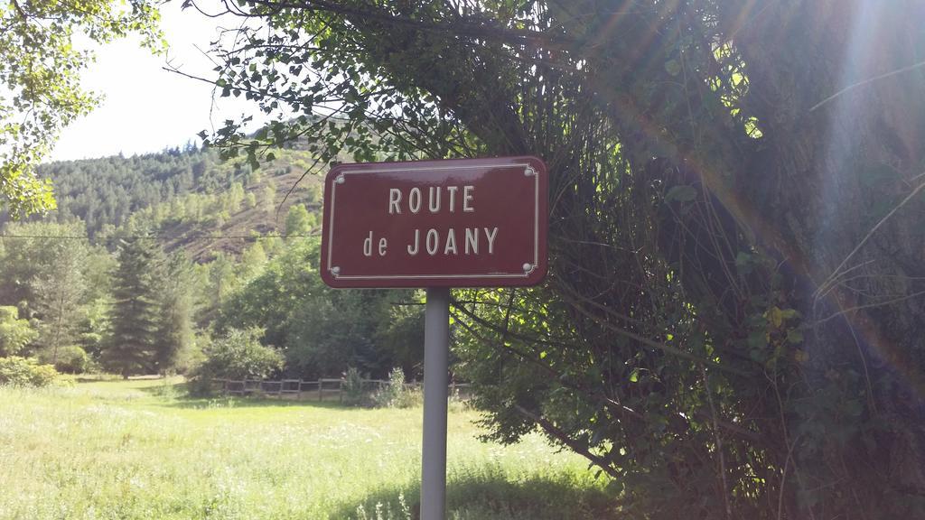 Hotel Cedres Bleus De Joany Chez Nathalie Viviez Exterior foto